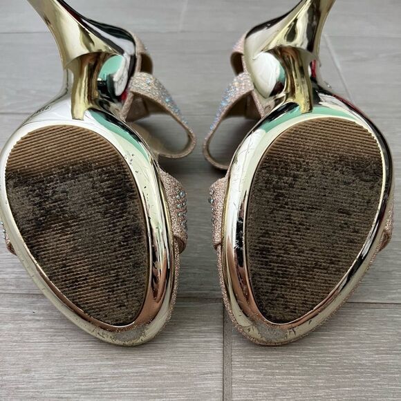 Silver Slipper Zippered Champagne Heels with Rhinestones and Glitter Size 7.5 - Picture 9 of 10